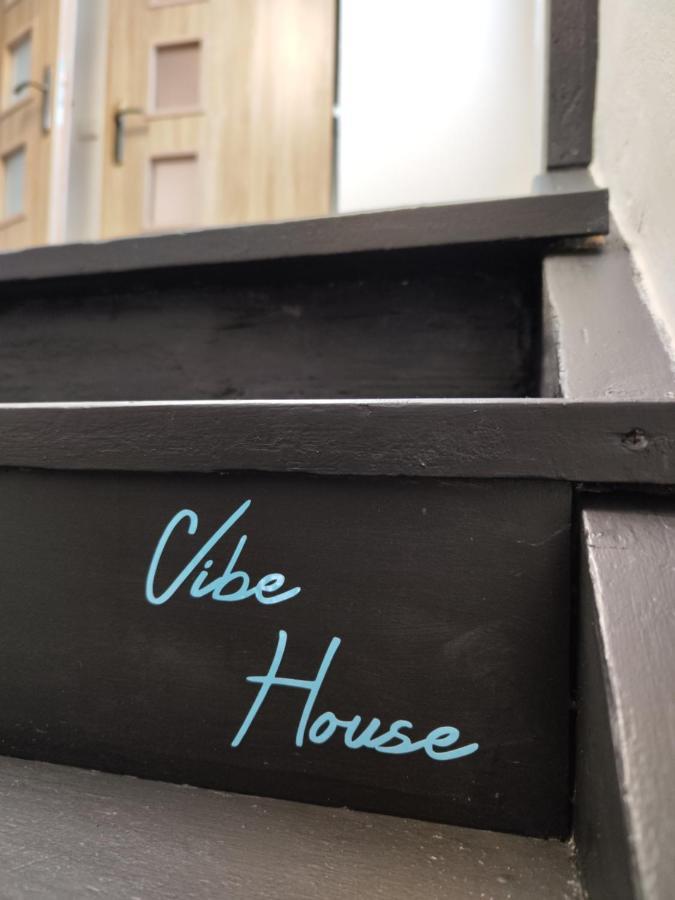 Apartment Vibe House